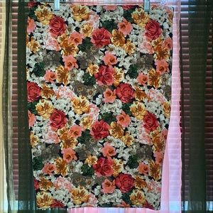 Like new Floral pencil skirt
